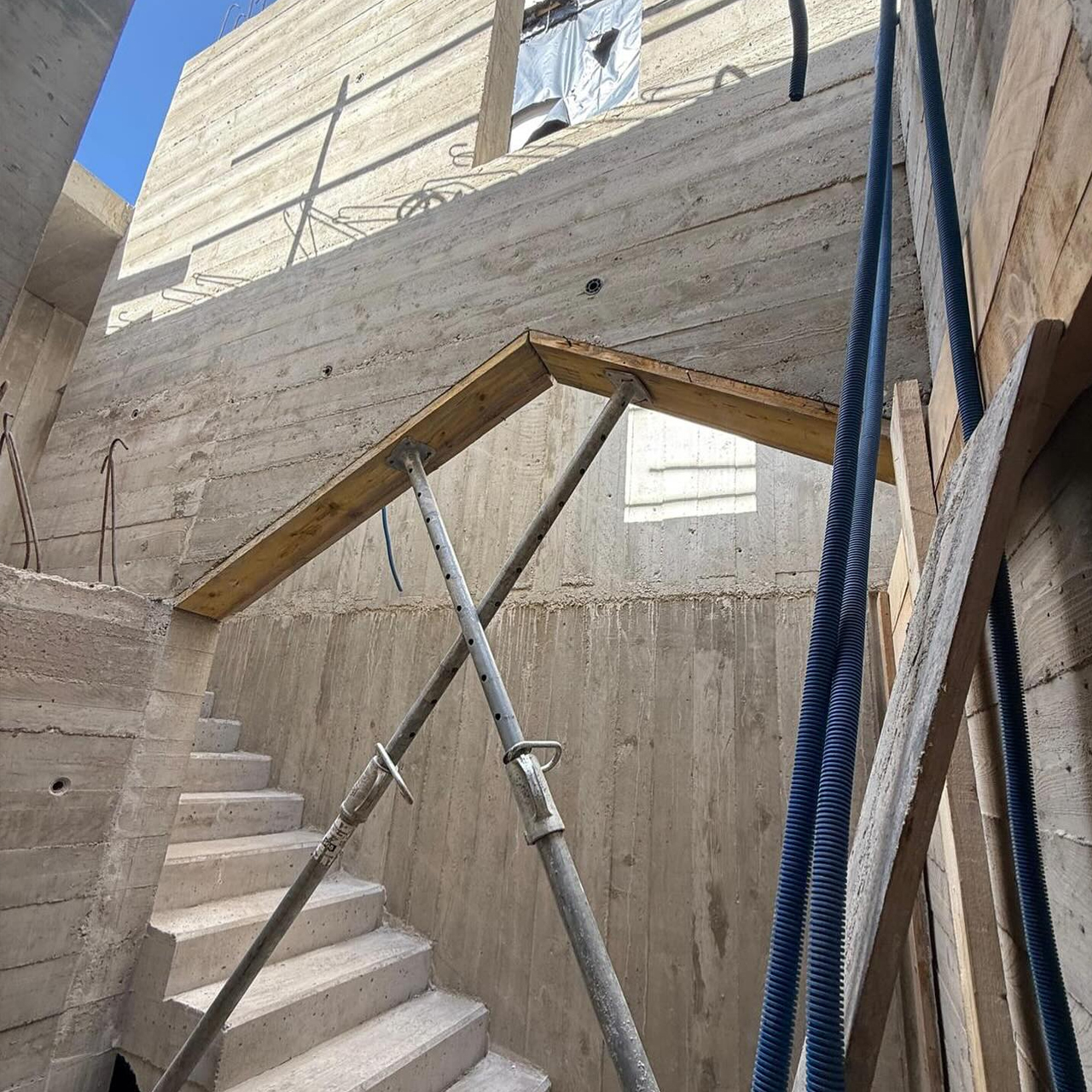 AEQUO CONSTRUCTION - Construction des Bureaux d'Aequo Construction et d'un Restaurant - Montreuil