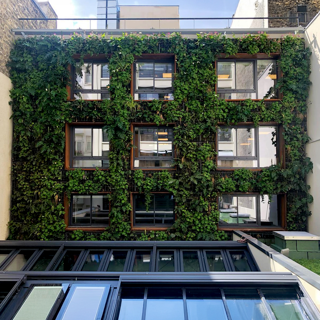 AEQUO CONSTRUCTION - restructuration de l’immeuble<br />
du 69 quai d’orsay • PARIS VIIe